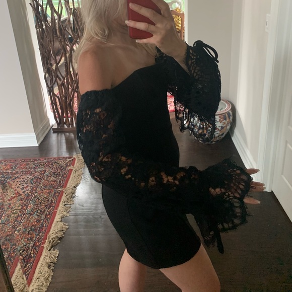 NBD REVOLVE LACE DRESS - Picture 2 of 2